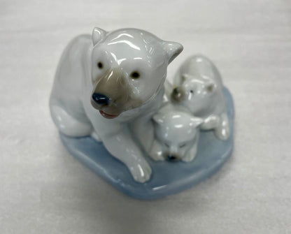 VINTAGE LLADRO POLAR BEAR FIGURE