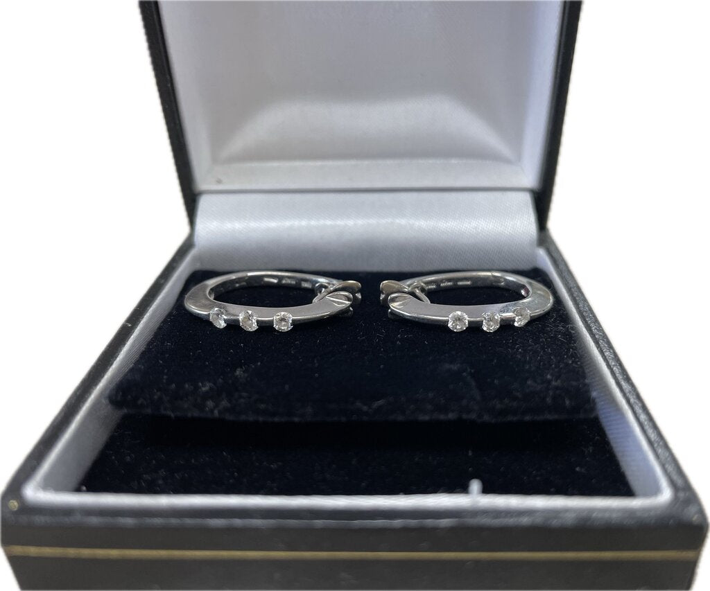 18KT WHITE GOLD DIAMOND EARRINGS