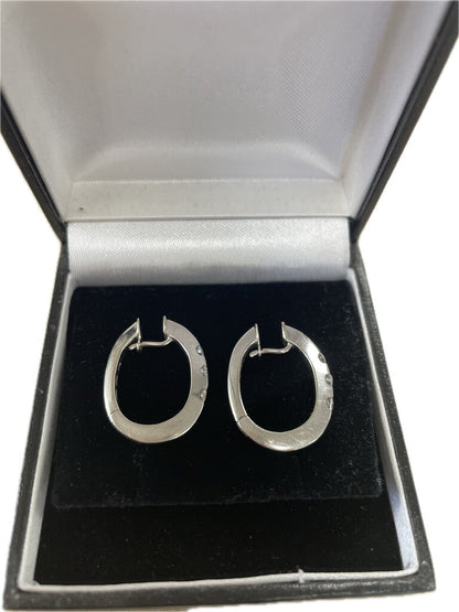 18KT WHITE GOLD DIAMOND EARRINGS