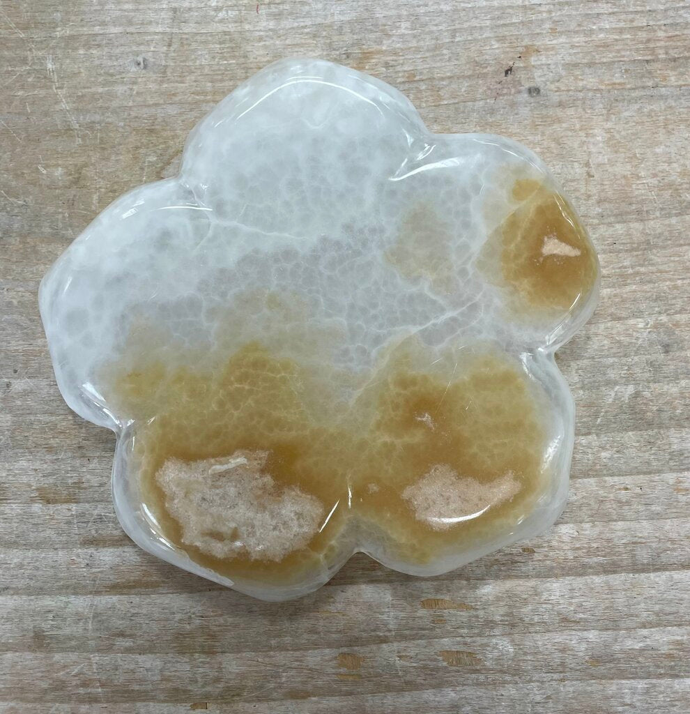 STONE FLOWER SHAPPED DISH