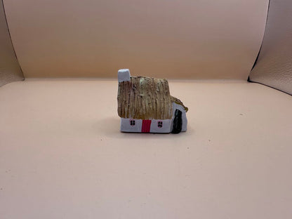 IRELAND CERAMIC COTTAGE