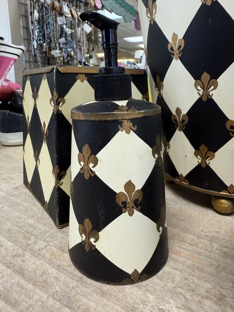 METAL FLEUR DE LIS HARLEQUIN BATHROOM SET