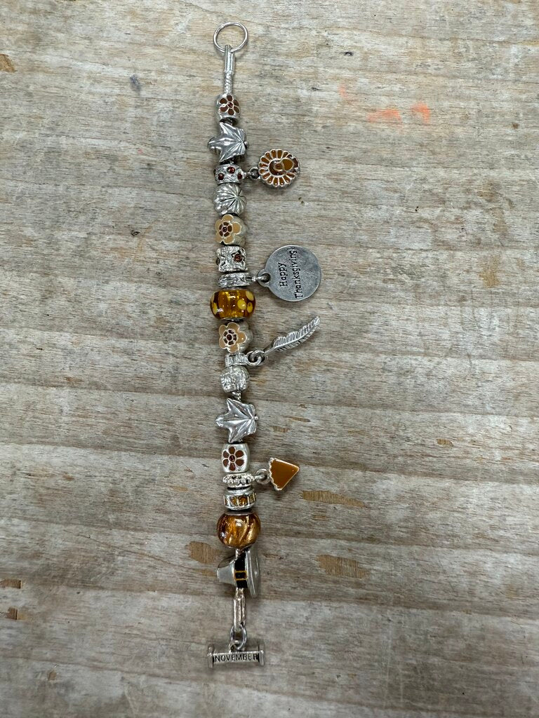 NOV CHARM BRACELET