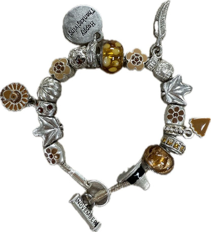 NOV CHARM BRACELET