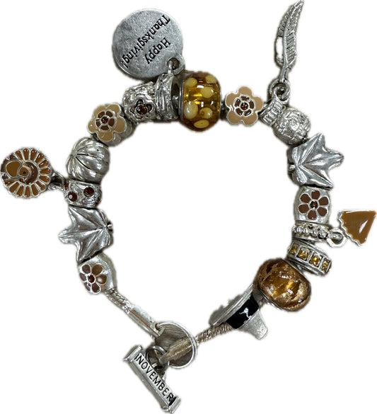 NOV CHARM BRACELET