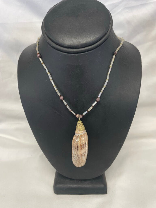 SHELL NECKLACE AND EARRINGS