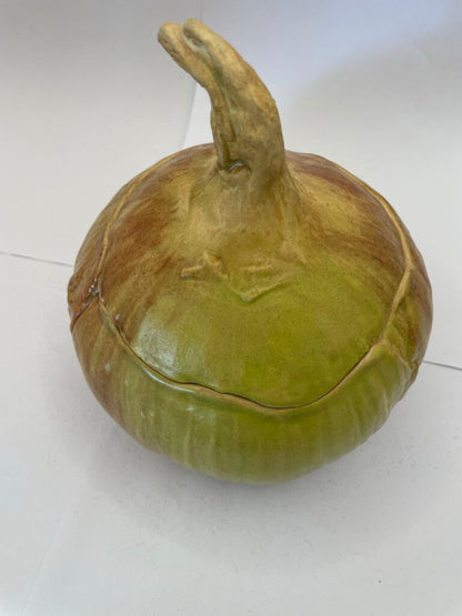 RARE 2000 PATRICIA GARRETT ONION TUREEN