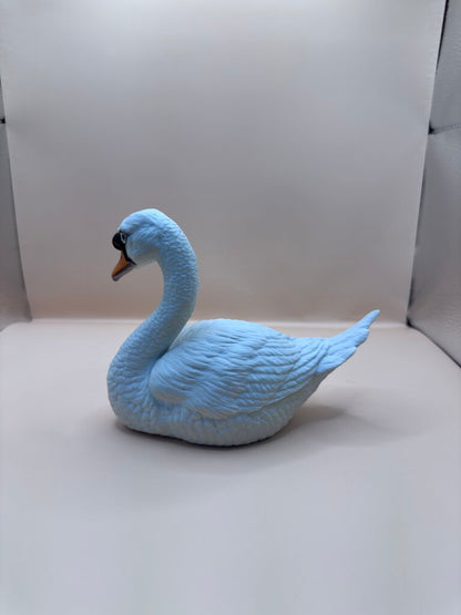VINTAGE HELEN BOEHM PORCELAIN SWAN