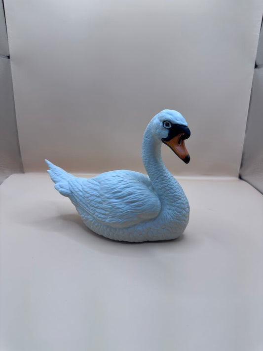 VINTAGE HELEN BOEHM PORCELAIN SWAN