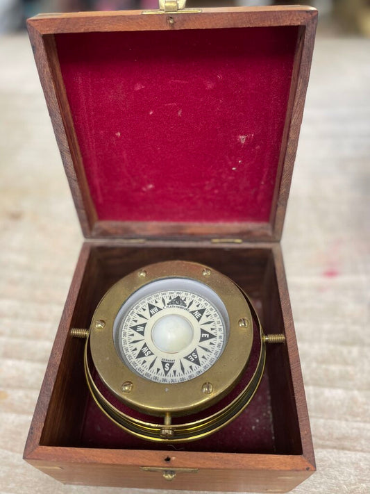 VINTAGE MARITIME COMPASS