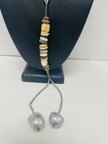 HEISHI BEAD AND BAROQUE PEARL NECKLACE