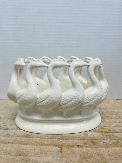 CIRCLE OF GEESE CENTERPIECE