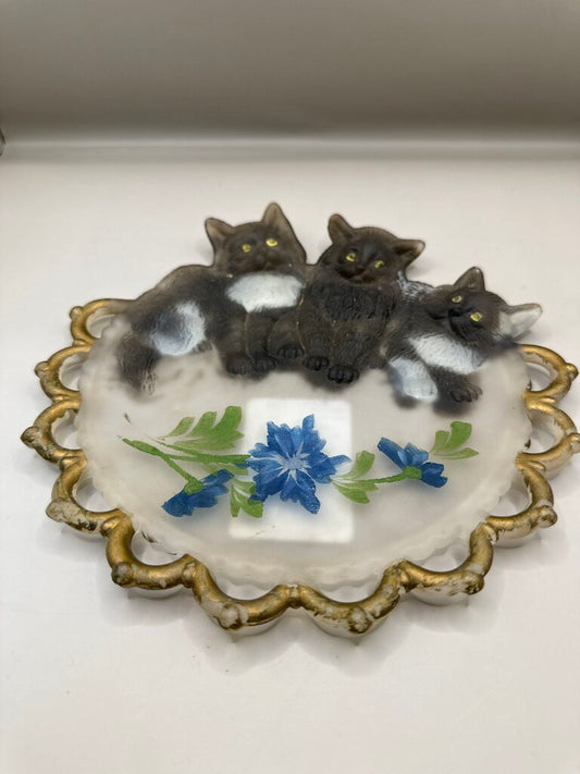 VINTAGE SATIN GLASS 3 KITTEN PLATE