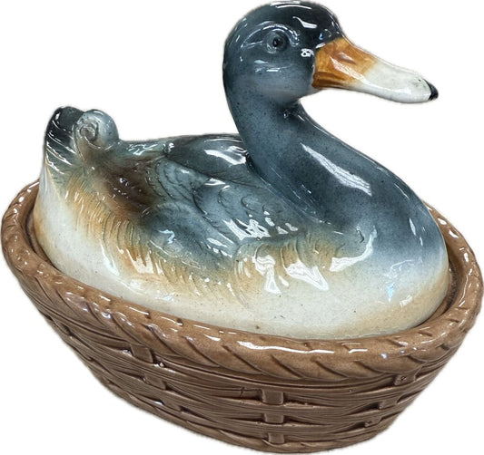 VINTAGE DUCK ON BASKET/NEST TRINKET BOX