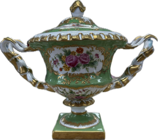 DECORATIVE CHELSEA HOUSE GREEN AND GOLD URN