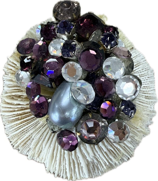 MUSHROOM CORAL BROOCH WITH RHINESTONES