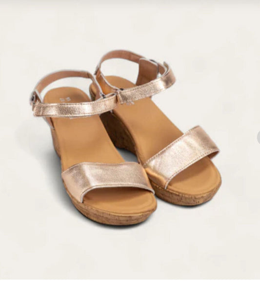 NAOT FOOTWEAR WOMEN'S PIER WEDGE SOFT ROSE GOLD