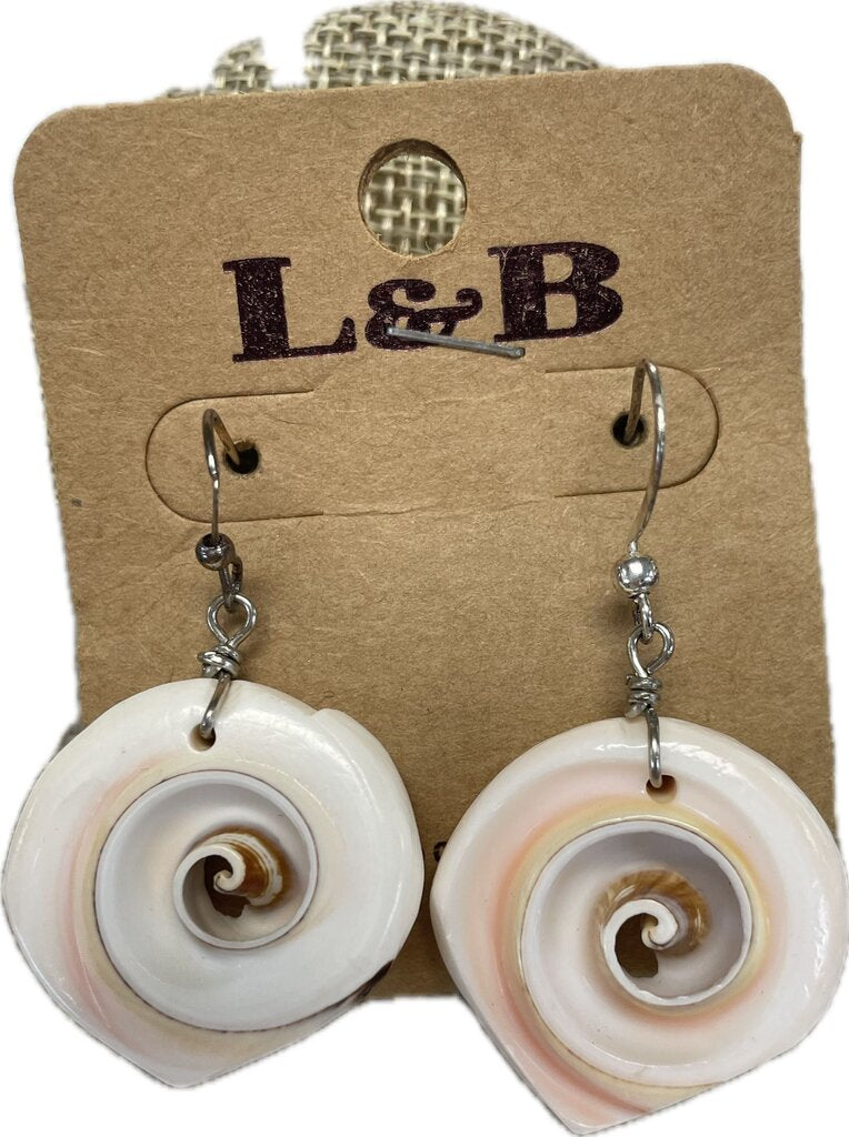 SHELL NECKLACE AND EARRINGS