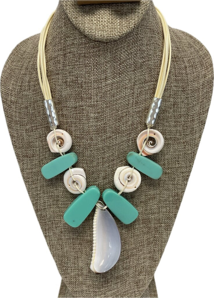 SHELL NECKLACE AND EARRINGS