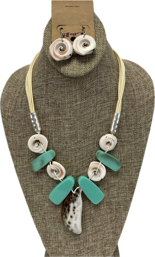 SHELL NECKLACE AND EARRINGS