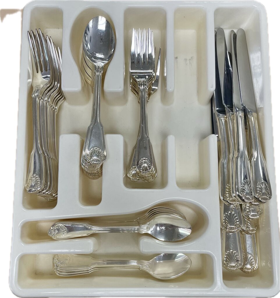 THE MAIN COURSE SHELL COQUILLE KINGS SET 12 PIECE SETTING AND SERVING UTENSILS, SOUP, AND BUTTER/FISH KNIFE