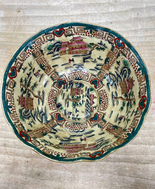 VINTAGE PORCEILAIN CHINESE FOOTED BOWL