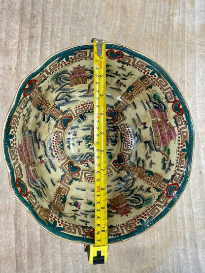 VINTAGE PORCEILAIN CHINESE FOOTED BOWL
