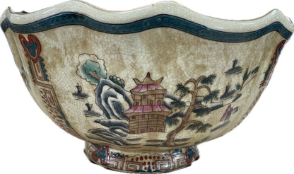 VINTAGE PORCEILAIN CHINESE FOOTED BOWL