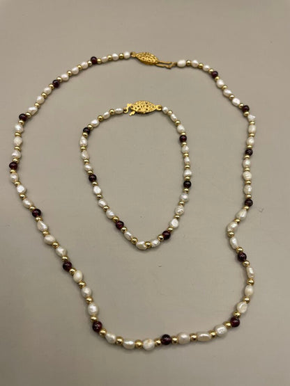 PEARL AND WINE COLORED BEADED NECKLACE AND BRACELET SET