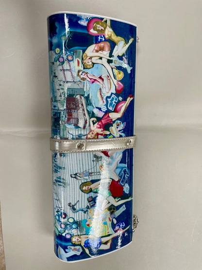 MAGAZINE CLUTCH WITH STRAP