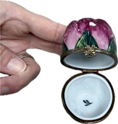 VINTAGE LIMOGES ROSEBUD PORCELAIN PILL BOX