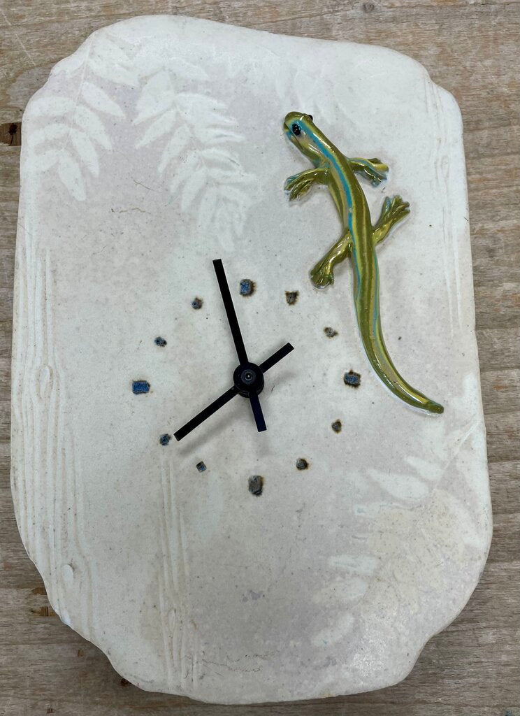 VINTAGE SG HEALY GECKO CERAMIC CLOCK 11"