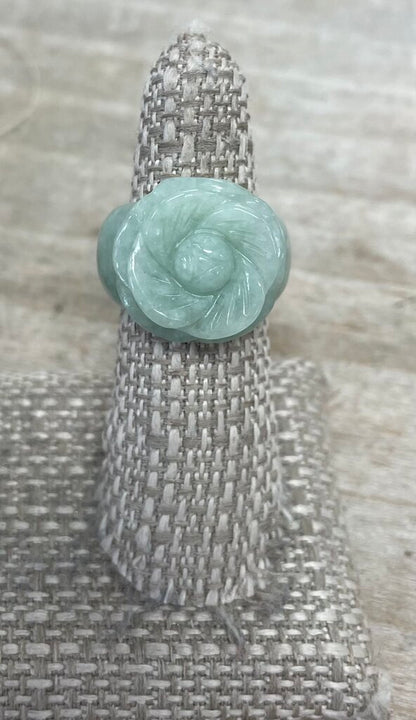 APPLE JADE FLOWER RING SIZE 6.5