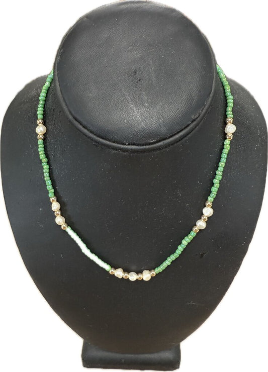 GREEN BEAD AND FRESHWATER PEARL NECKLACE