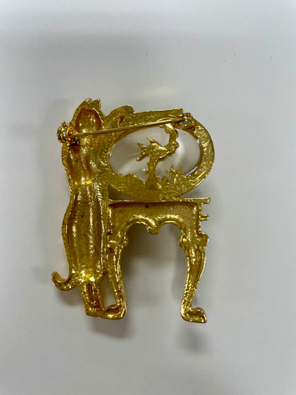 GOLD TONE CAT AND LUCITE BROOCH 2"