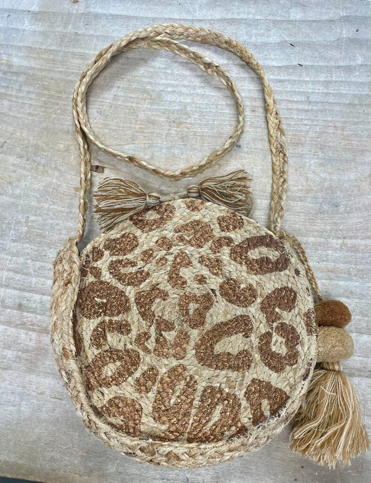 AMERICA AND BEYOND ROUND WOVEN BAG ANIMAL PRINT