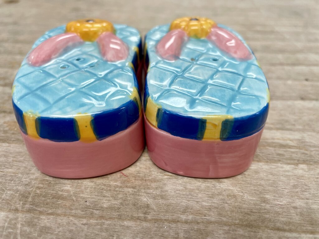 FLIP FLOP SALT AND PEPPER