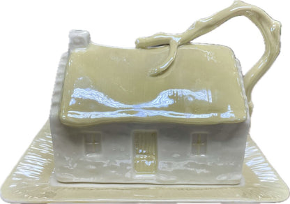BELLEEK COTTAGE BUTTER CHEESE DISH