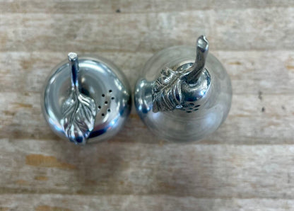 KIRT STIEFF PEWTER PEAR AND APPLE SALT AND PEPPER SHAKERS