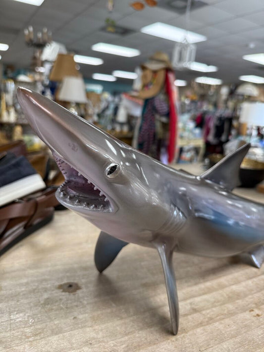 26 IN REPELICIA SHARK MOUNT