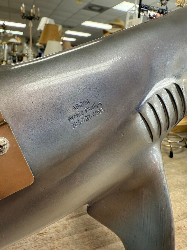 26 IN REPELICIA SHARK MOUNT