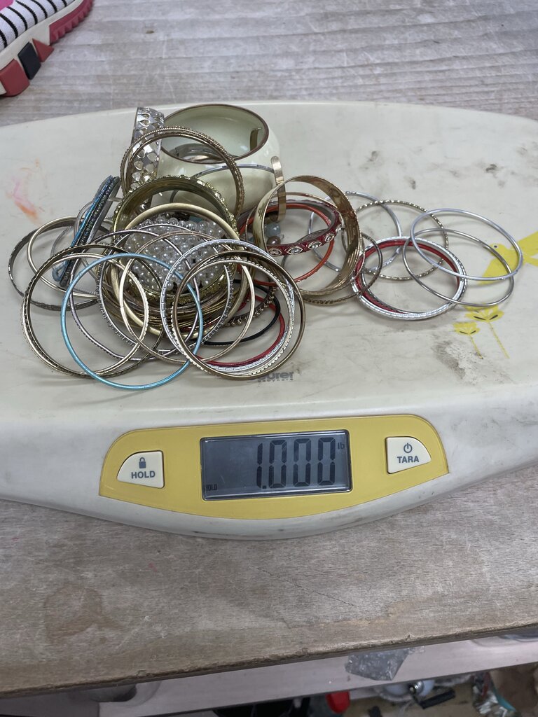 1 POUNDS OF WEARABLE BRACLETS