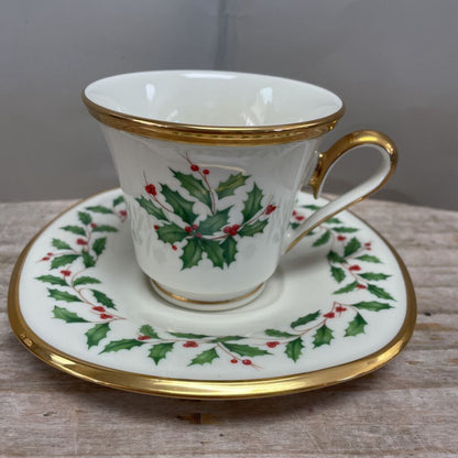 LENOX HOLIDAY BERRY CUP AND SAUCER
