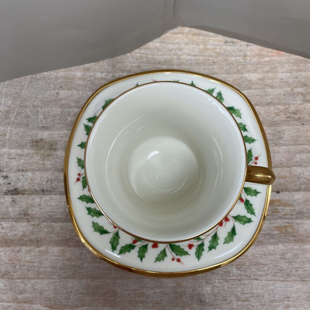 LENOX HOLIDAY BERRY CUP AND SAUCER