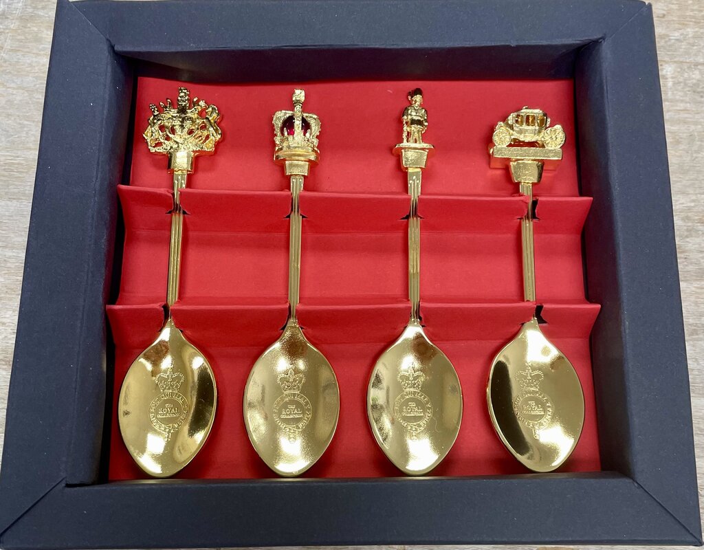 BUCKINGHAM PALACE SOUVENIR 22KT PLATED SPOONS