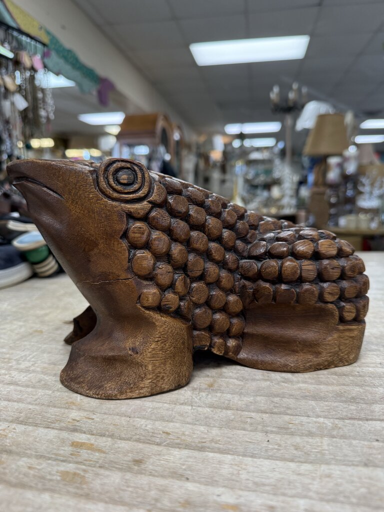 WOODEN CARVED FROG
