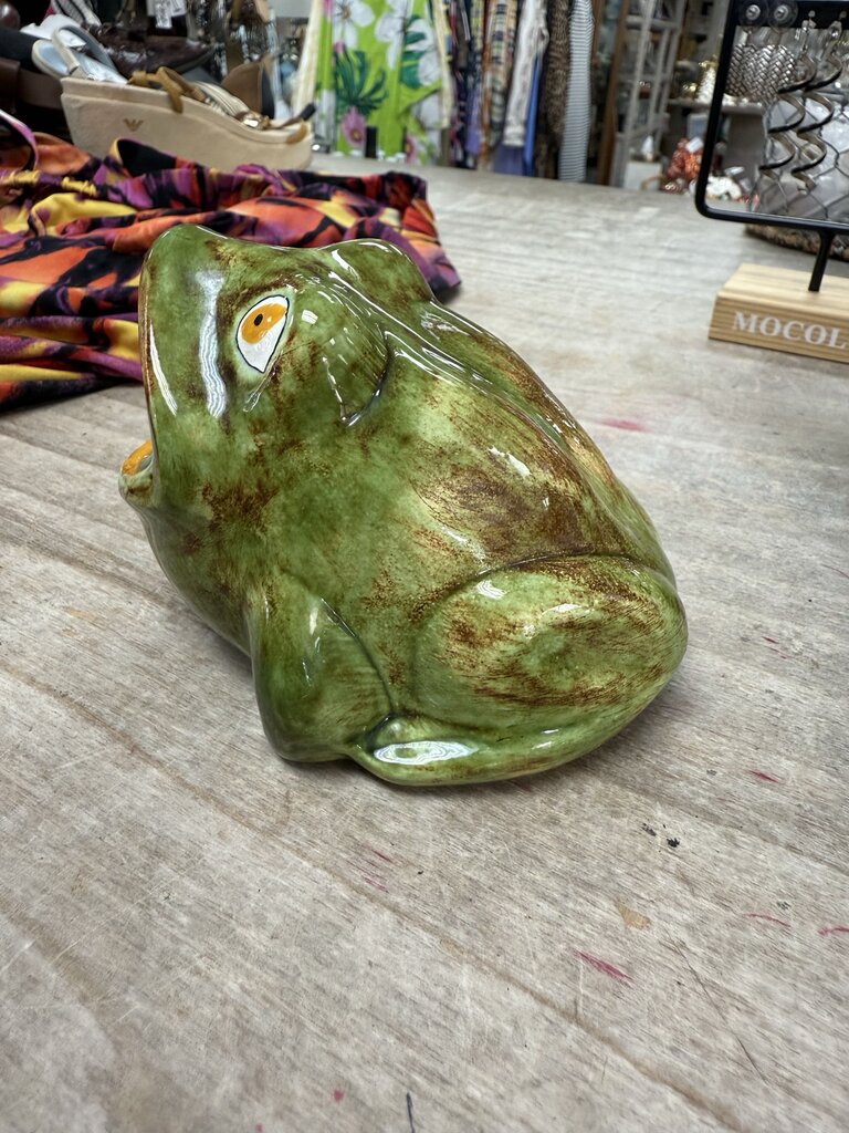 CERAMIC FROG WITH OPEN MOUTH SPONGE HOLDER