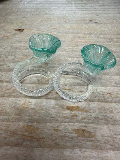 VINTAGE HAND BLOWN GREEN GLASS FLOWER NAPKIN RINGS SET OF 2