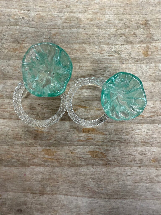 VINTAGE HAND BLOWN GREEN GLASS FLOWER NAPKIN RINGS SET OF 2