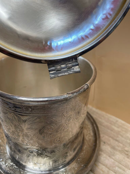 BARKER ELLIS SILVER PLATED NICKLE BISCUIT BARREL AS IS 5.5"x7"